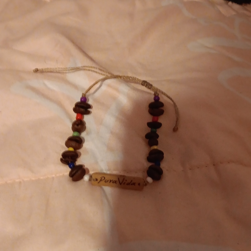NWOT Beaded and shell bracelet
